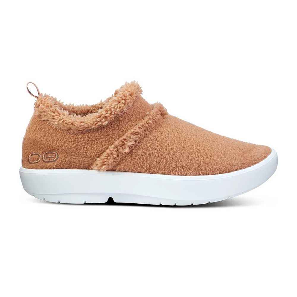 OOfos Women's OOcoozie Low Shoe Recovery Shoe - White/Chestnut 3 OOfos Women's OOcoozie Low Shoe Recovery Shoe - White/Chestnut