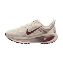 W Nike Vomero 18 (B) - Pale Ivory/Dark Team Red/Red Sepia -Gazelle Sports Shop HM6804 108 2